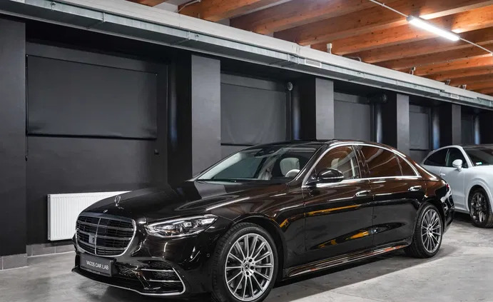 samochody osobowe Mercedes-Benz Klasa S cena 589000 przebieg: 750, rok produkcji 2023 z Kobylin